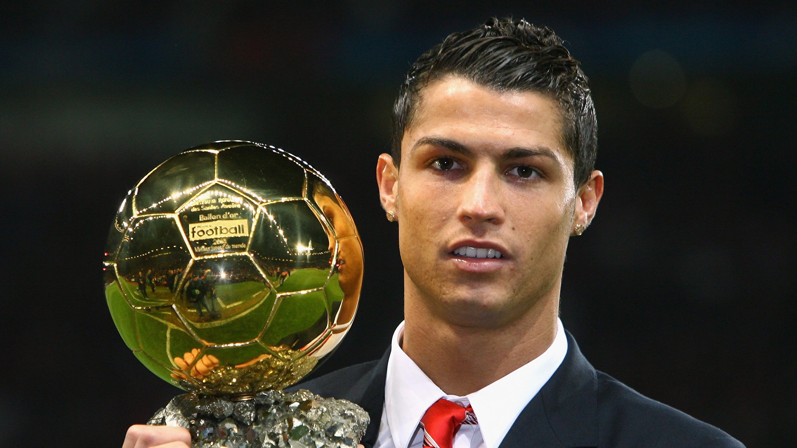 构建新型足球产业生态链,行业链条日益完善,足球产业规模